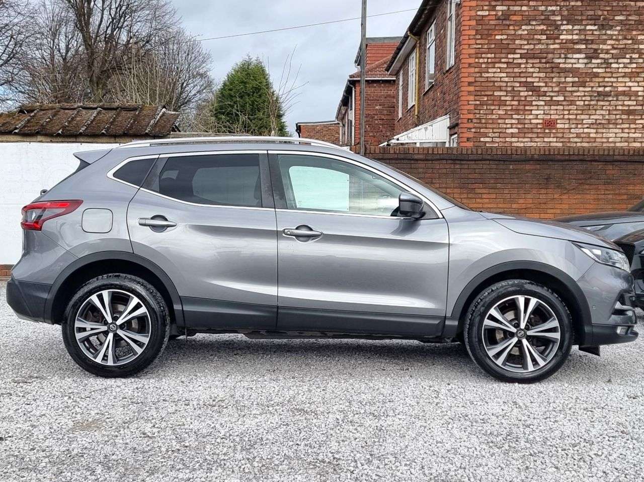 A 2019 NISSAN QASHQAI 1.3 DIG-T N-Connecta SUV 5dr Petrol Manual Euro 6 (s/s) (140 ps) A 2019 NISSAN QASHQAI 1.3 DIG-T N-Connecta SUV 5dr Petrol Manual Euro 6 (s/s) (140 ps)