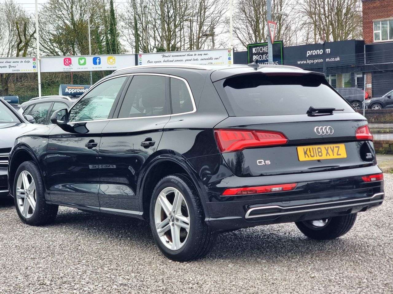 A 2018 AUDI Q5 2.0 TDI S line SUV 5dr Diesel S Tronic quattro Euro 6 (s/s) (190 ps) A 2018 AUDI Q5 2.0 TDI S line SUV 5dr Diesel S Tronic quattro Euro 6 (s/s) (190 ps)