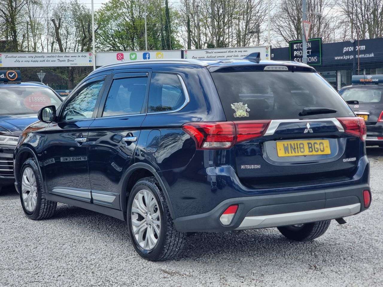 A 2018 MITSUBISHI OUTLANDER 2.2 DI-D 4 SUV 5dr Diesel Manual 4WD Euro 6 (s/s) (147 ps) A 2018 MITSUBISHI OUTLANDER 2.2 DI-D 4 SUV 5dr Diesel Manual 4WD Euro 6 (s/s) (147 ps)