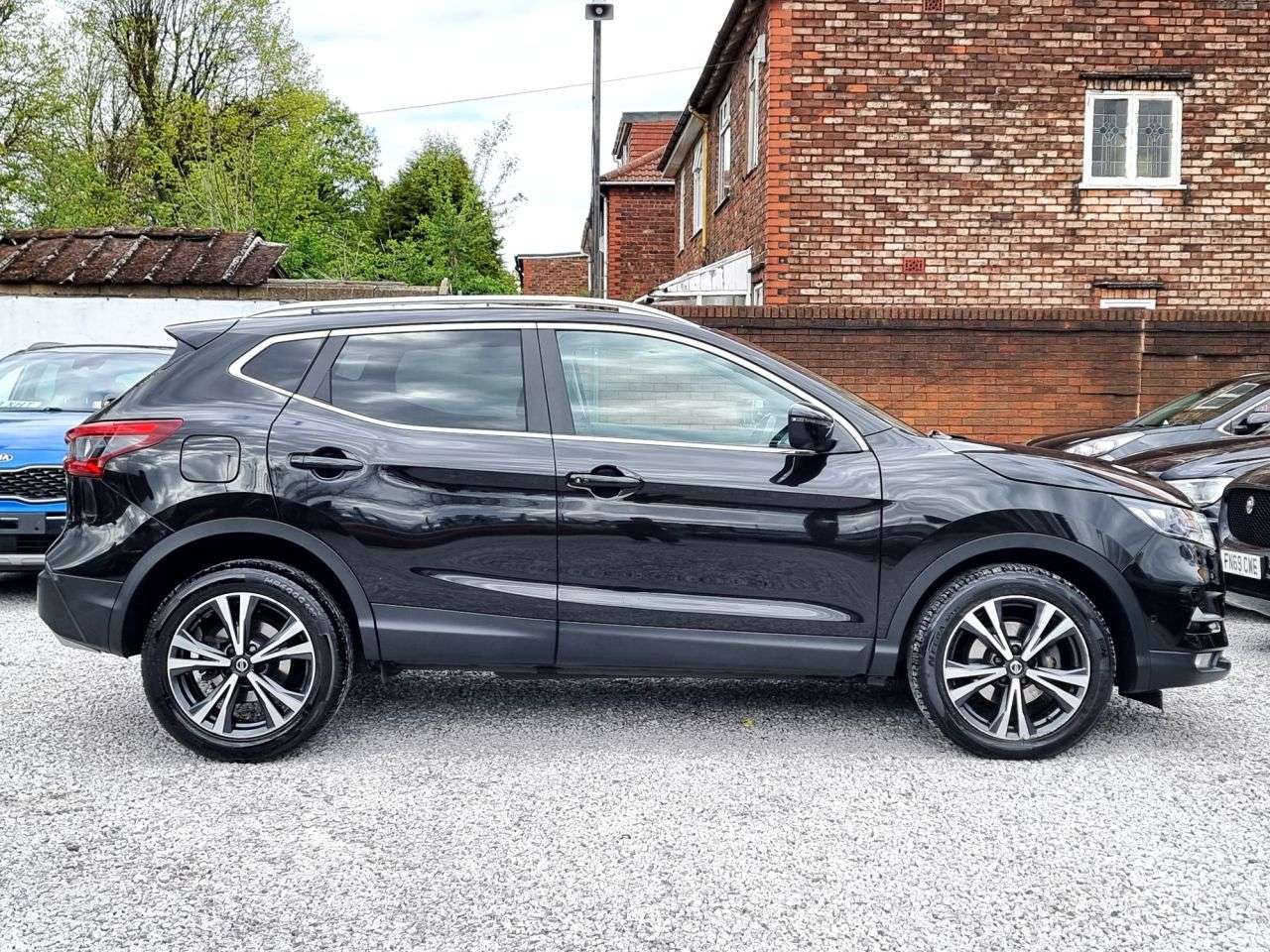 A 2020 NISSAN QASHQAI 1.3 DIG-T N-Connecta SUV 5dr Petrol Manual Euro 6 (s/s) (140 ps) A 2020 NISSAN QASHQAI 1.3 DIG-T N-Connecta SUV 5dr Petrol Manual Euro 6 (s/s) (140 ps)