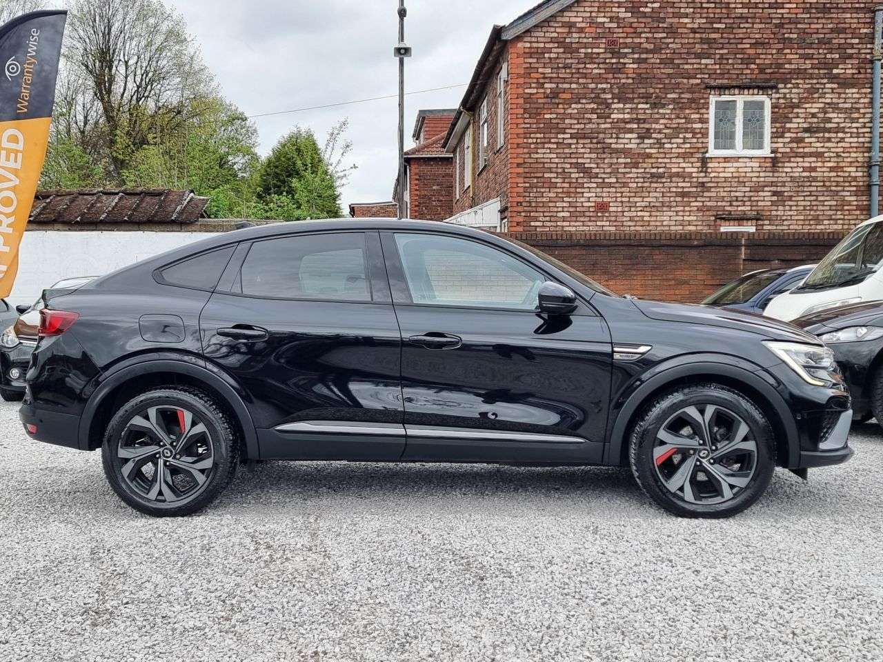 A 2022 RENAULT ARKANA 1.6 E-TECH r.s. line SUV 5dr Petrol Hybrid Auto 2WD Euro 6 (s/s) (145 bhp) A 2022 RENAULT ARKANA 1.6 E-TECH r.s. line SUV 5dr Petrol Hybrid Auto 2WD Euro 6 (s/s) (145 bhp)