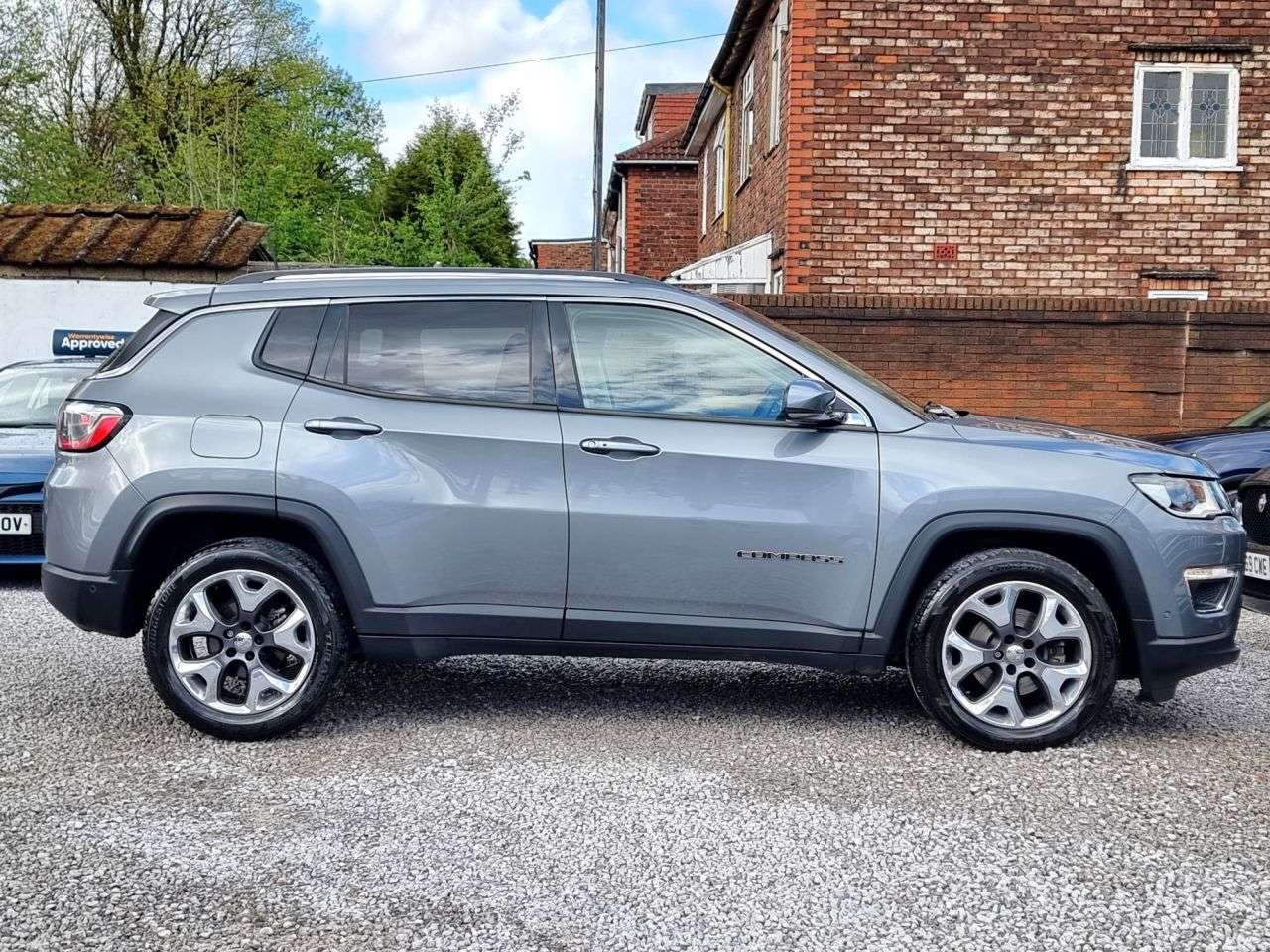 A 2021 JEEP COMPASS 1.4T MultiAirII GPF Limited SUV 5dr Petrol Manual Euro 6 (s/s) (140 ps) A 2021 JEEP COMPASS 1.4T MultiAirII GPF Limited SUV 5dr Petrol Manual Euro 6 (s/s) (140 ps)