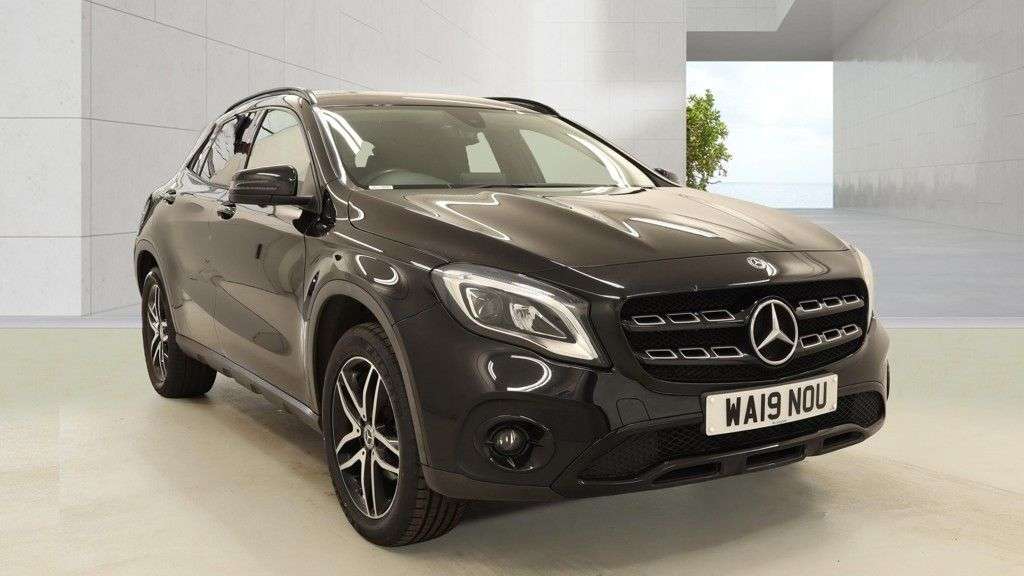 A 2019 MERCEDES-BENZ GLA 1.6 GLA180 Urban Edition SUV 5dr Petrol Manual Euro 6 (s/s) (122 ps) A 2019 MERCEDES-BENZ GLA 1.6 GLA180 Urban Edition SUV 5dr Petrol Manual Euro 6 (s/s) (122 ps)