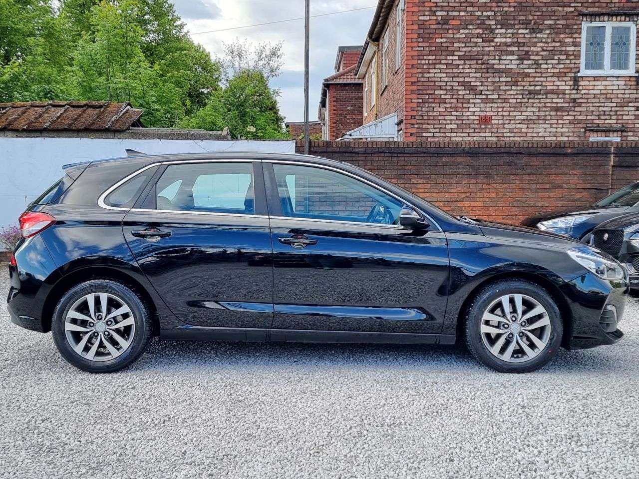 A 2018 HYUNDAI I30 1.0 T-GDi Blue Drive SE Nav Hatchback 5dr Petrol Manual Euro 6 (s/s) (120 p A 2018 HYUNDAI I30 1.0 T-GDi Blue Drive SE Nav Hatchback 5dr Petrol Manual Euro 6 (s/s) (120 p