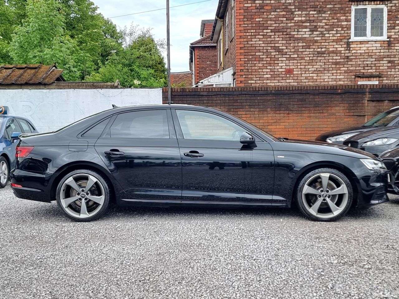 A 2018 AUDI A4 1.4 TFSI Black Edition Saloon 4dr Petrol Manual Euro 6 (s/s) (150 ps) A 2018 AUDI A4 1.4 TFSI Black Edition Saloon 4dr Petrol Manual Euro 6 (s/s) (150 ps)