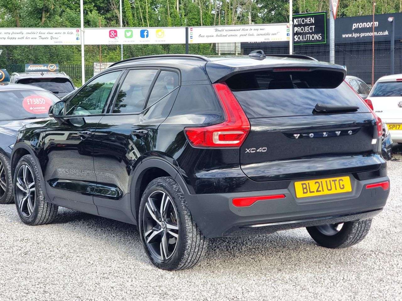 A 2021 VOLVO XC40 1.5h T5 Twin Engine Recharge 10.7kWh R-Design SUV 5dr Petrol Plug-in Hybrid A 2021 VOLVO XC40 1.5h T5 Twin Engine Recharge 10.7kWh R-Design SUV 5dr Petrol Plug-in Hybrid