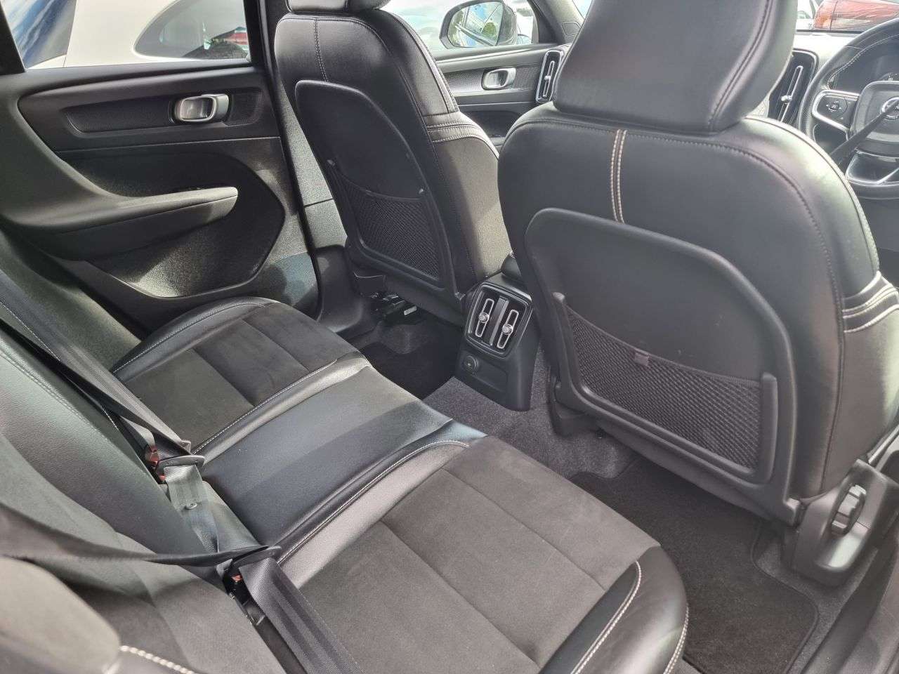 2021 VOLVO XC40 2021 VOLVO XC40