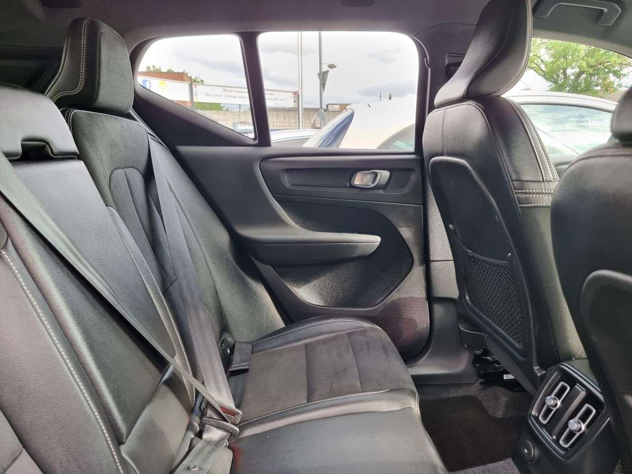 2021 VOLVO XC40 2021 VOLVO XC40