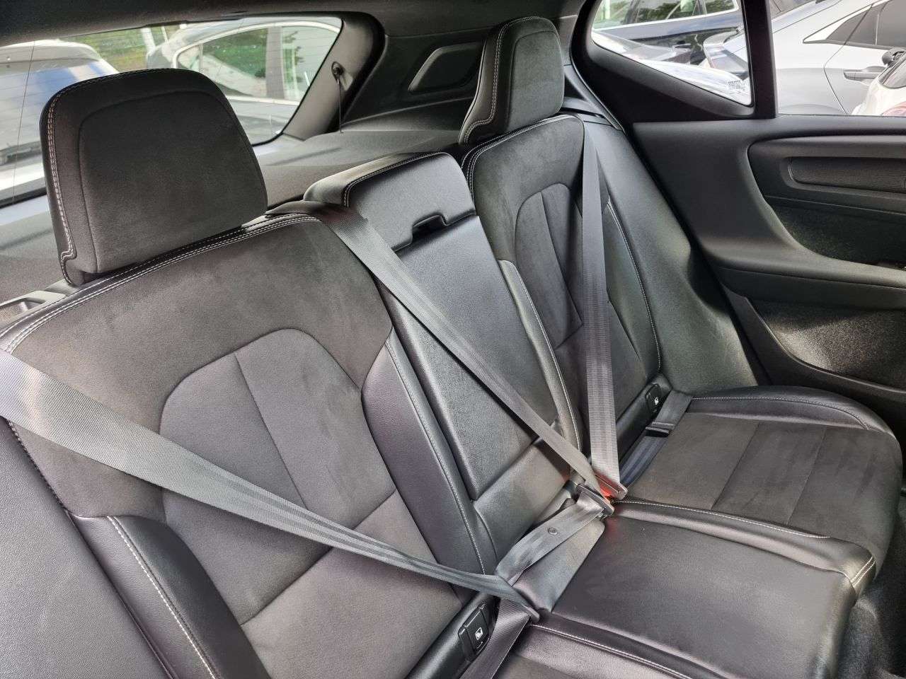 2021 VOLVO XC40 2021 VOLVO XC40
