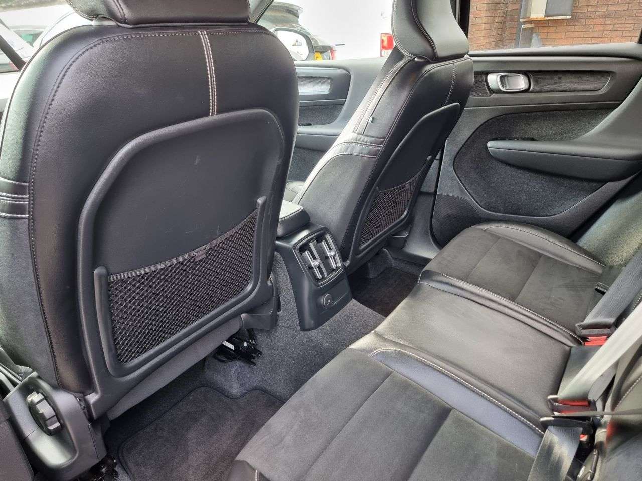 2021 VOLVO XC40 2021 VOLVO XC40