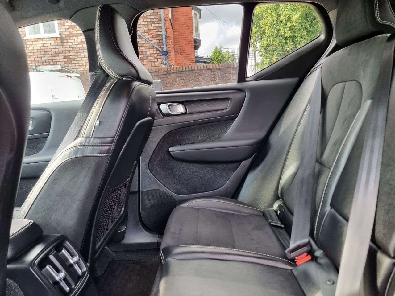 2021 VOLVO XC40 2021 VOLVO XC40