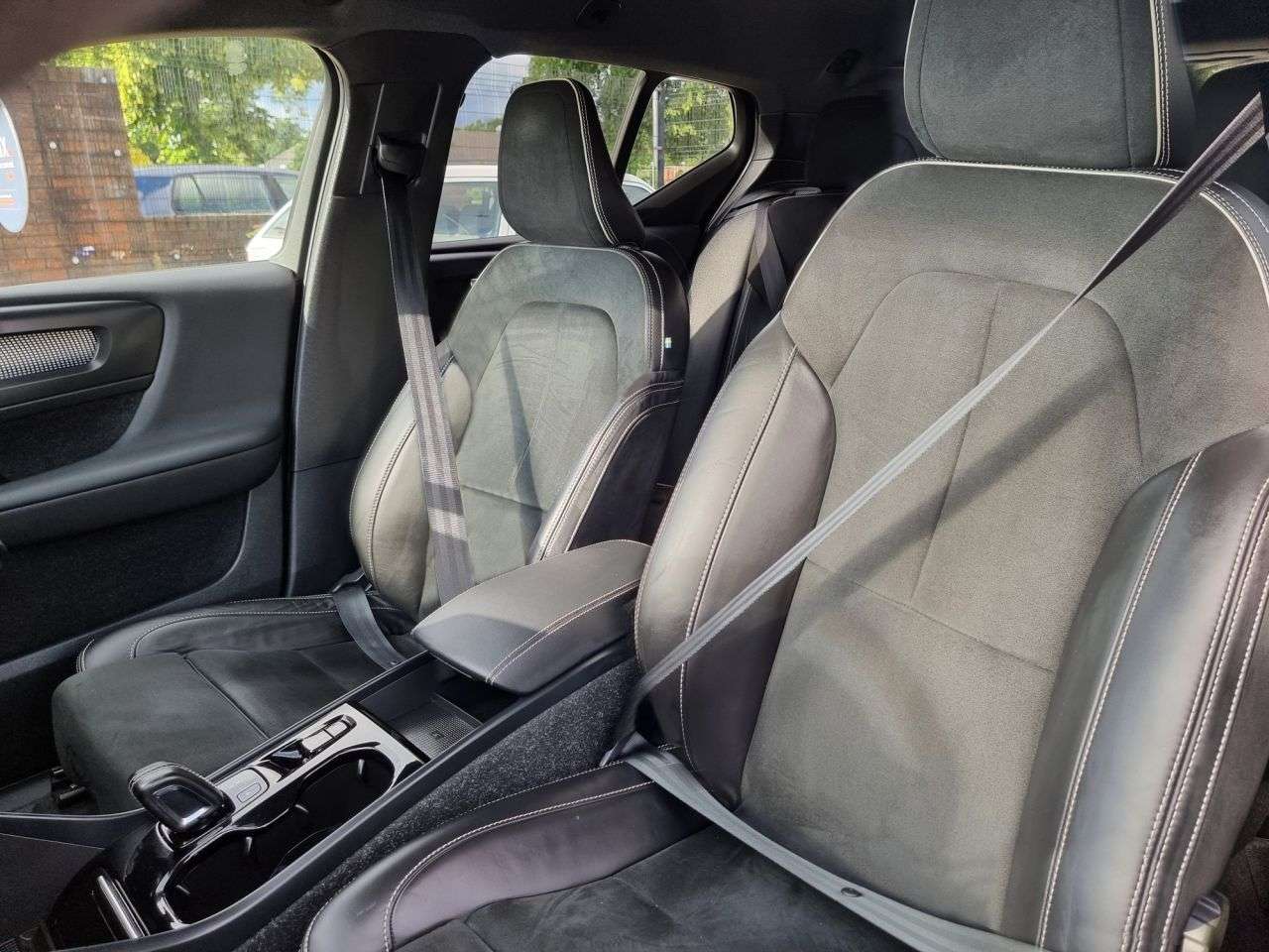 2021 VOLVO XC40 2021 VOLVO XC40