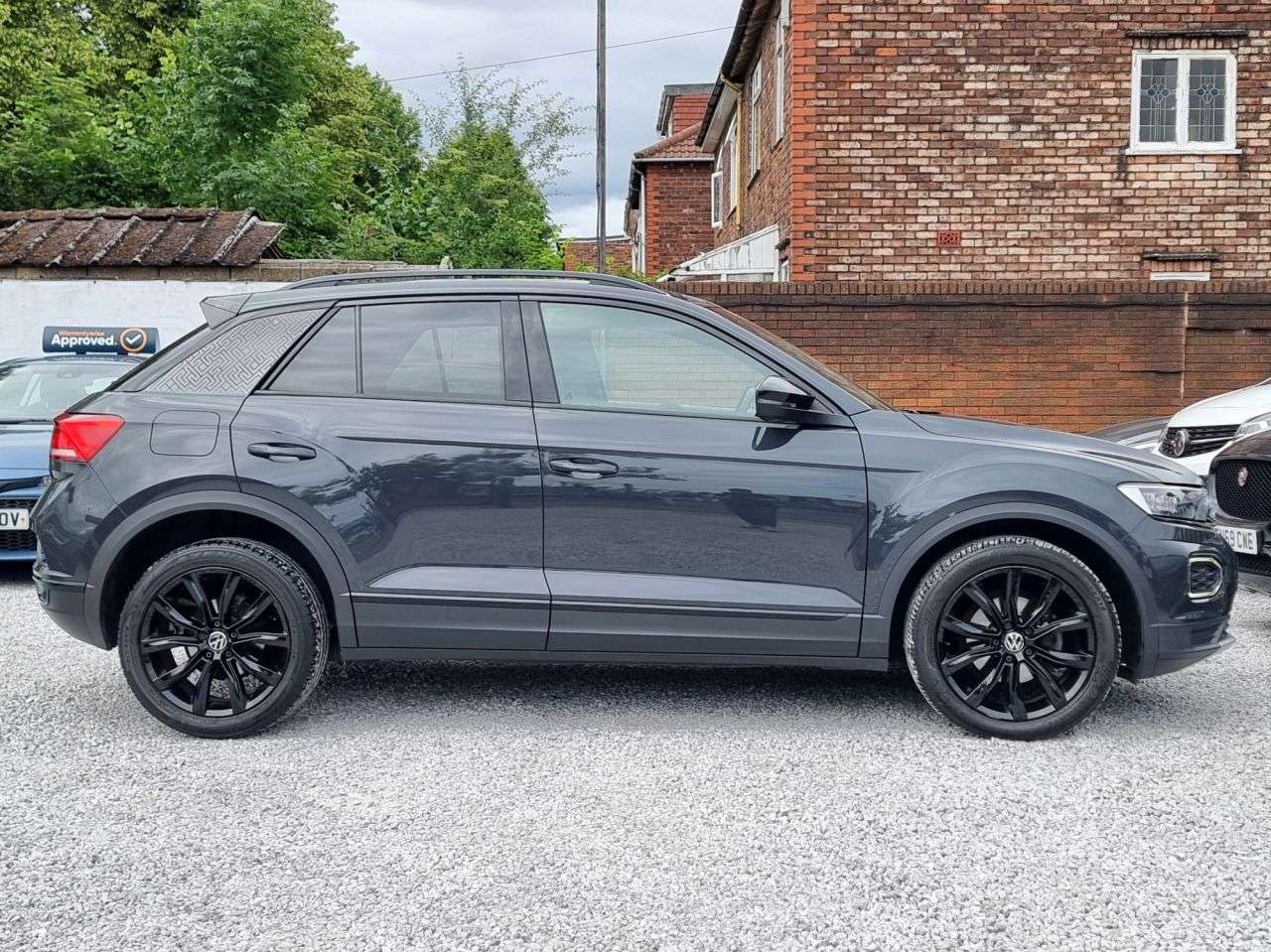 A 2020 VOLKSWAGEN T-ROC 1.5 TSI EVO Black Edition SUV 5dr Petrol DSG Euro 6 (s/s) (150 ps) A 2020 VOLKSWAGEN T-ROC 1.5 TSI EVO Black Edition SUV 5dr Petrol DSG Euro 6 (s/s) (150 ps)