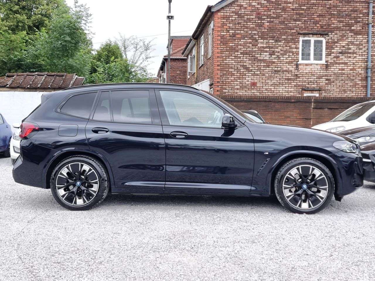 A 2022 BMW IX3 80kWh M Sport Pro SUV 5dr Electric Auto (286 ps) A 2022 BMW IX3 80kWh M Sport Pro SUV 5dr Electric Auto (286 ps)
