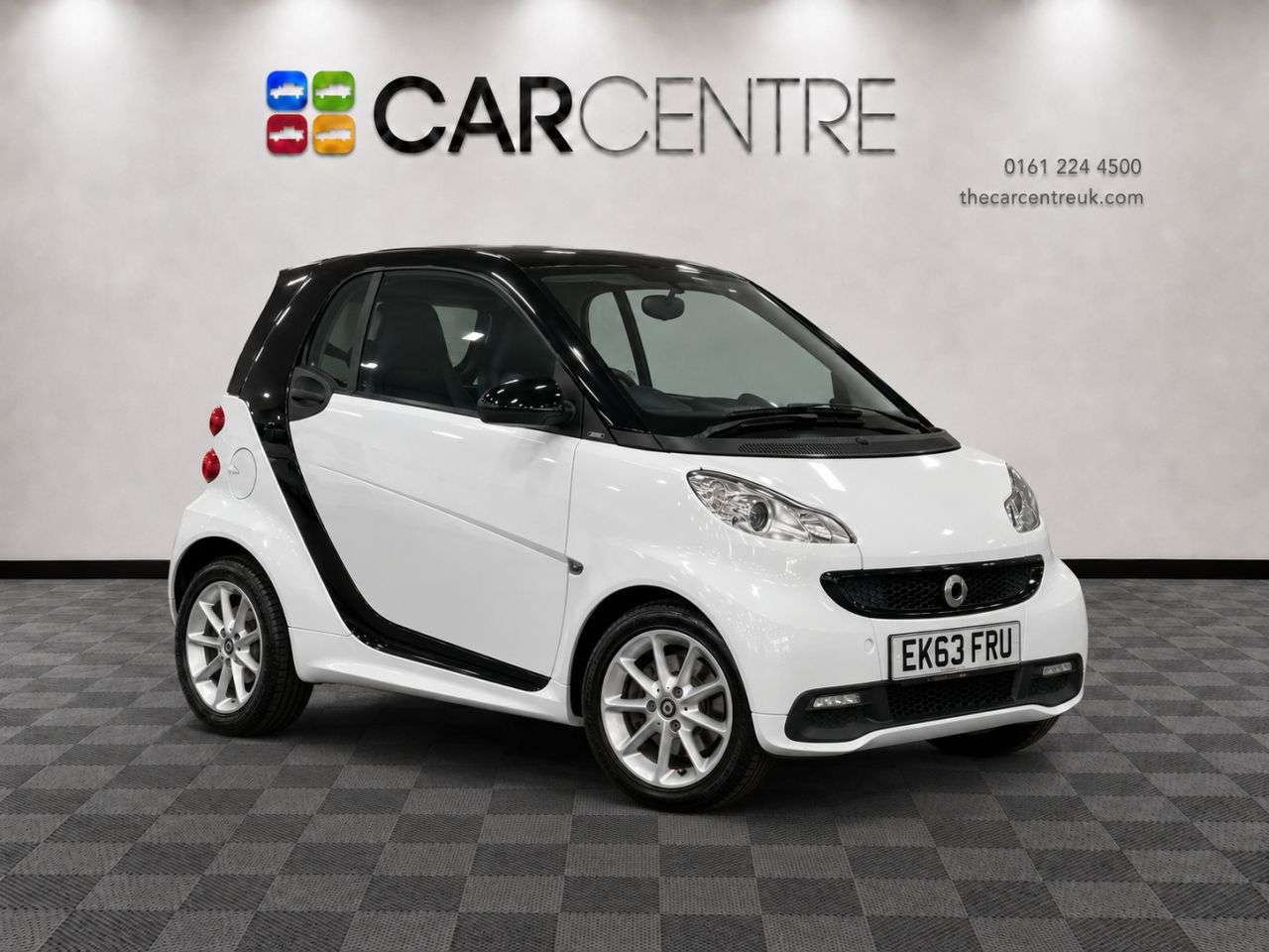 A 2013 SMART FORTWO 1.0 MHD Passion Coupe 2dr Petrol SoftTouch Euro 5 (s/s) (71 bhp) A 2013 SMART FORTWO 1.0 MHD Passion Coupe 2dr Petrol SoftTouch Euro 5 (s/s) (71 bhp)