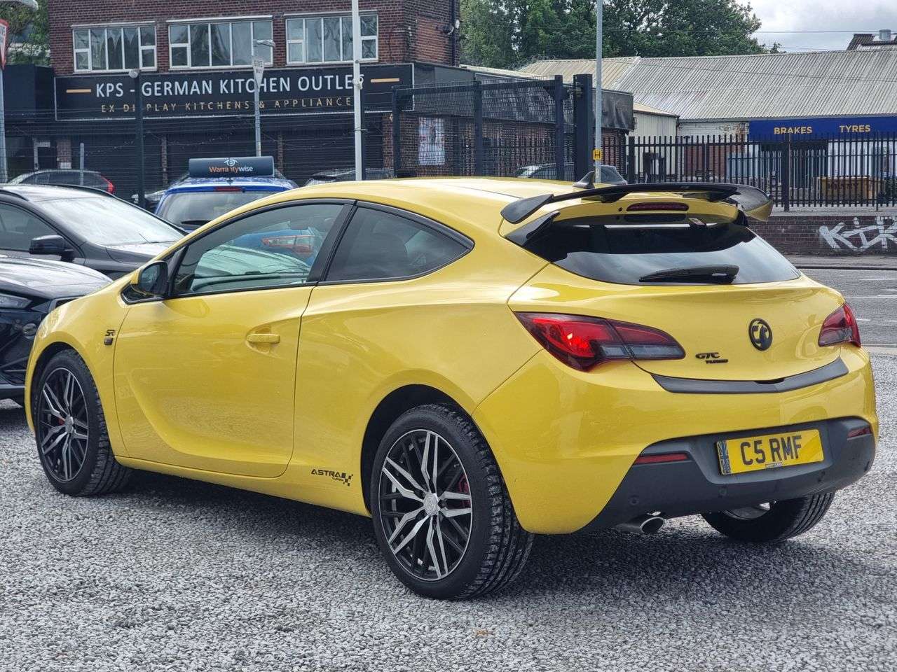 A 2014 VAUXHALL ASTRA GTC 1.4T SRi Coupe 3dr Petrol Manual Euro 5 (s/s) (140 ps) A 2014 VAUXHALL ASTRA GTC 1.4T SRi Coupe 3dr Petrol Manual Euro 5 (s/s) (140 ps)