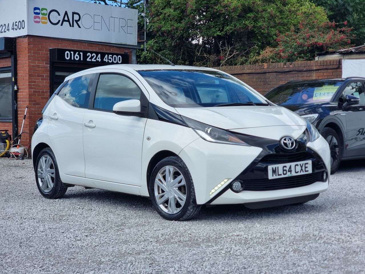 A 2014 TOYOTA AYGO 1.0 VVT-i x-pression Hatchback 5dr Petrol Manual Euro 5 Euro 5 (68 ps) A 2014 TOYOTA AYGO 1.0 VVT-i x-pression Hatchback 5dr Petrol Manual Euro 5 Euro 5 (68 ps)