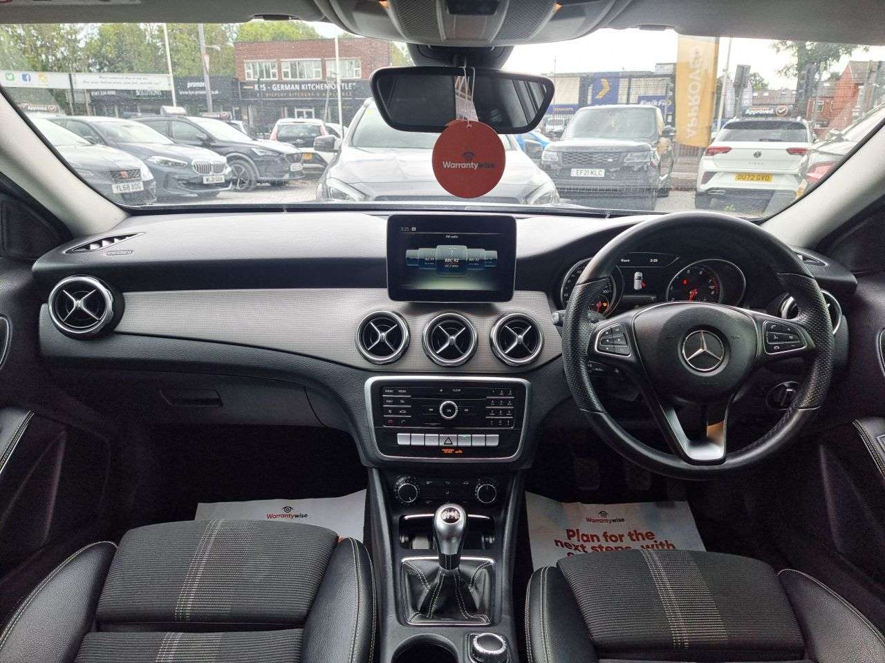 A 2019 MERCEDES-BENZ GLA 1.6 GLA180 Urban Edition SUV 5dr Petrol Manual Euro 6 (s/s) (122 ps) A 2019 MERCEDES-BENZ GLA 1.6 GLA180 Urban Edition SUV 5dr Petrol Manual Euro 6 (s/s) (122 ps)