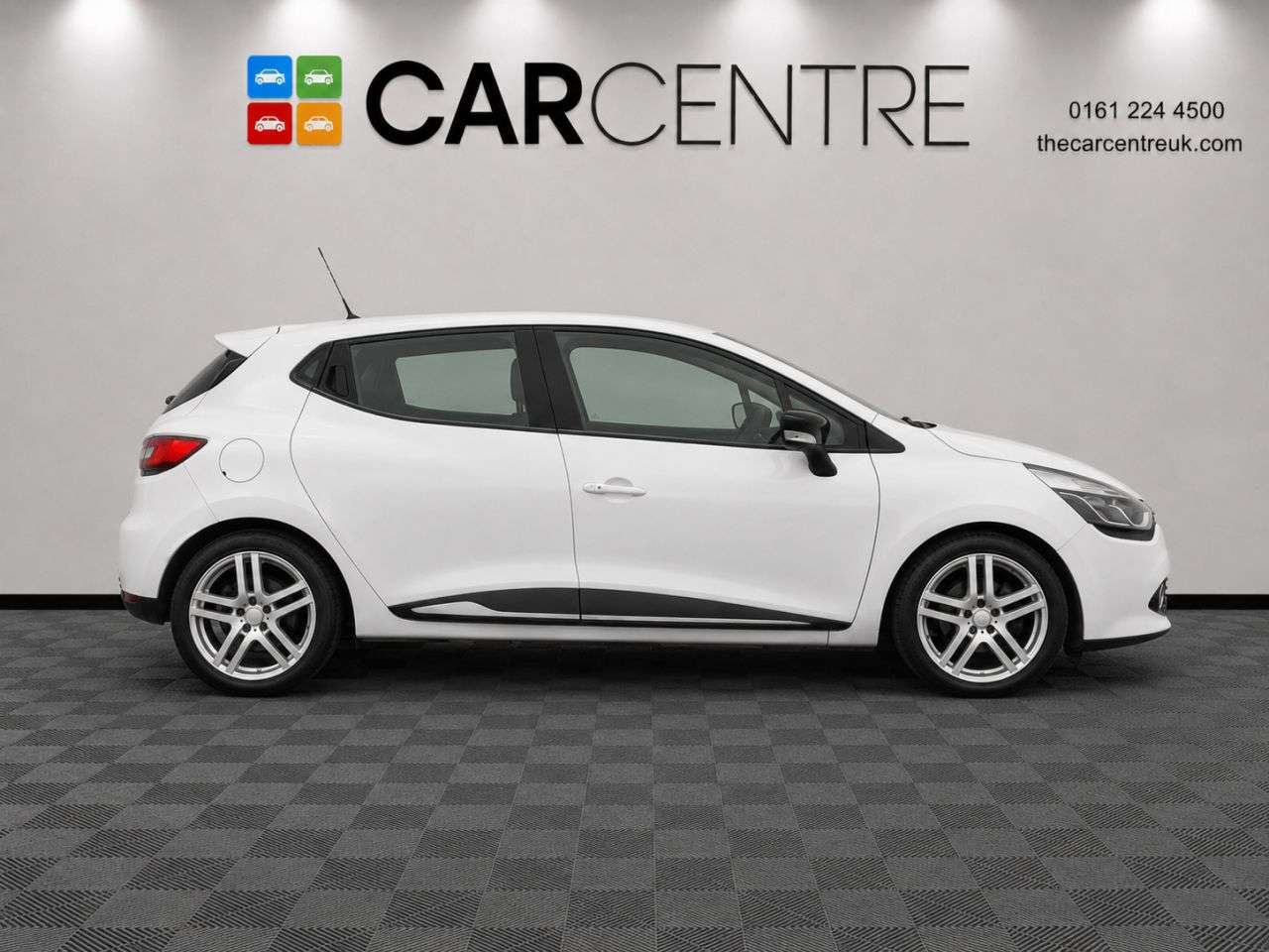 A 2015 RENAULT CLIO 1.5 dCi Dynamique MediaNav Hatchback 5dr Diesel EDC Euro 5 (90 ps) A 2015 RENAULT CLIO 1.5 dCi Dynamique MediaNav Hatchback 5dr Diesel EDC Euro 5 (90 ps)