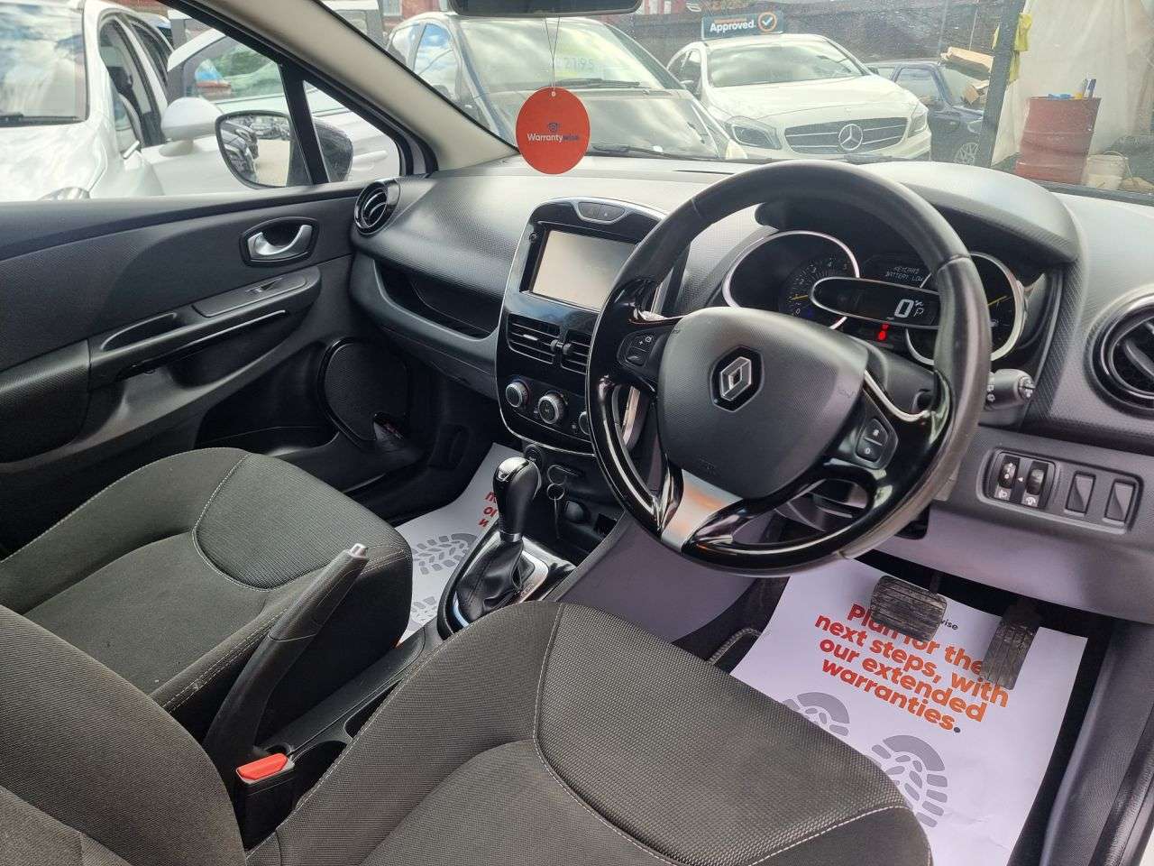 2015 RENAULT CLIO 2015 RENAULT CLIO