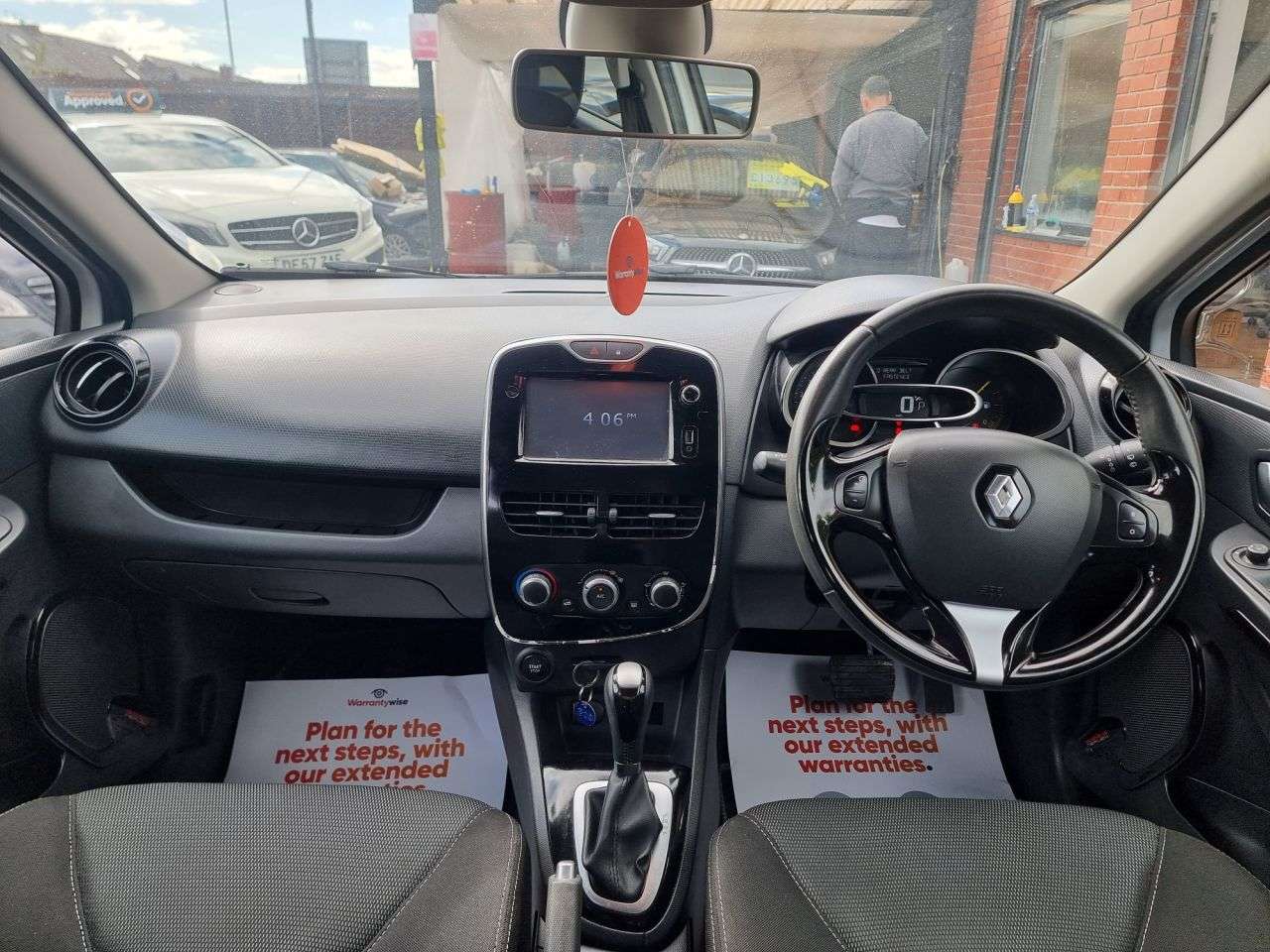 A 2015 RENAULT CLIO 1.5 dCi Dynamique MediaNav Hatchback 5dr Diesel EDC Euro 5 (90 ps) A 2015 RENAULT CLIO 1.5 dCi Dynamique MediaNav Hatchback 5dr Diesel EDC Euro 5 (90 ps)