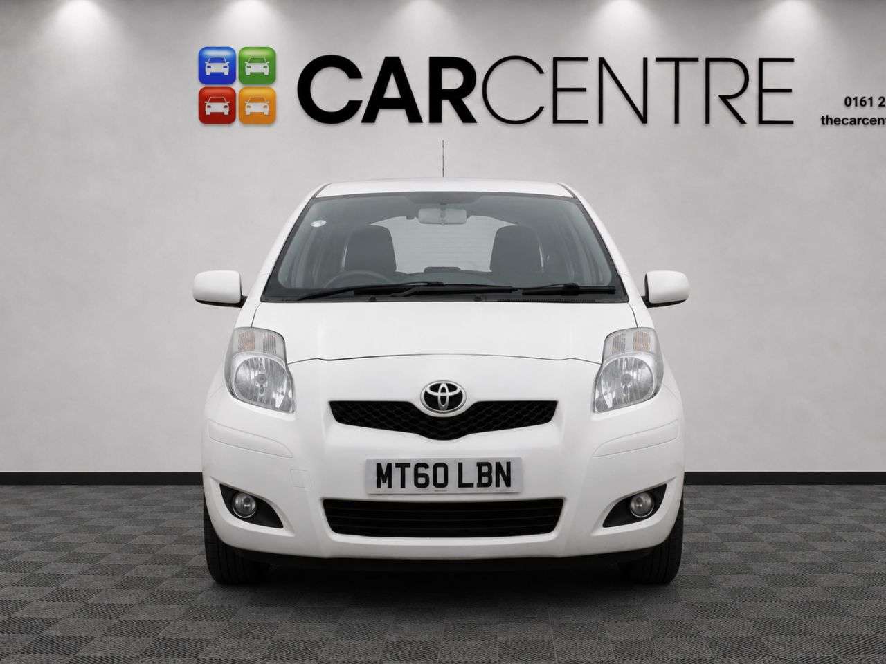 A 2011 TOYOTA YARIS 1.0 VVT-i T Spirit Hatchback 5dr Petrol Manual Euro 5 (69 ps) A 2011 TOYOTA YARIS 1.0 VVT-i T Spirit Hatchback 5dr Petrol Manual Euro 5 (69 ps)