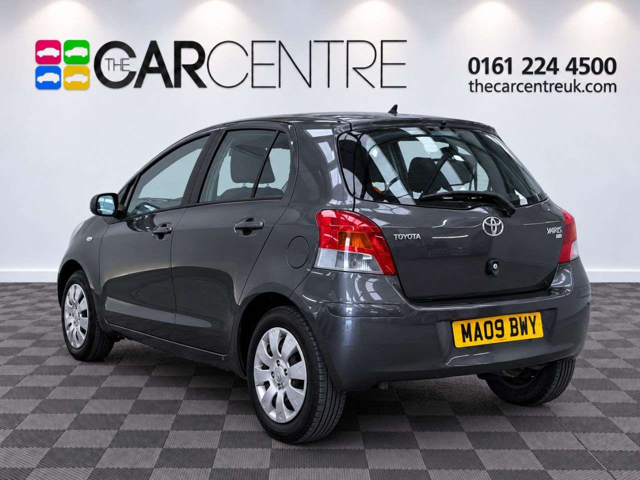 A 2009 TOYOTA YARIS 1.0 VVT-i TR Hatchback 5dr Petrol Manual (127 g/km, 67 bhp) A 2009 TOYOTA YARIS 1.0 VVT-i TR Hatchback 5dr Petrol Manual (127 g/km, 67 bhp)