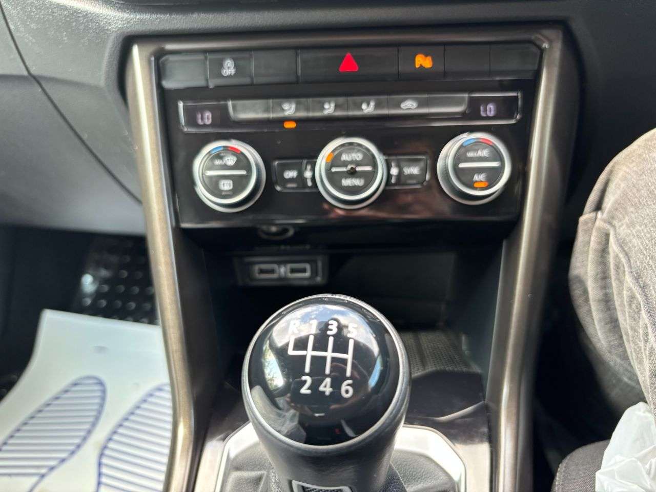 2019 VOLKSWAGEN T-ROC 2019 VOLKSWAGEN T-ROC