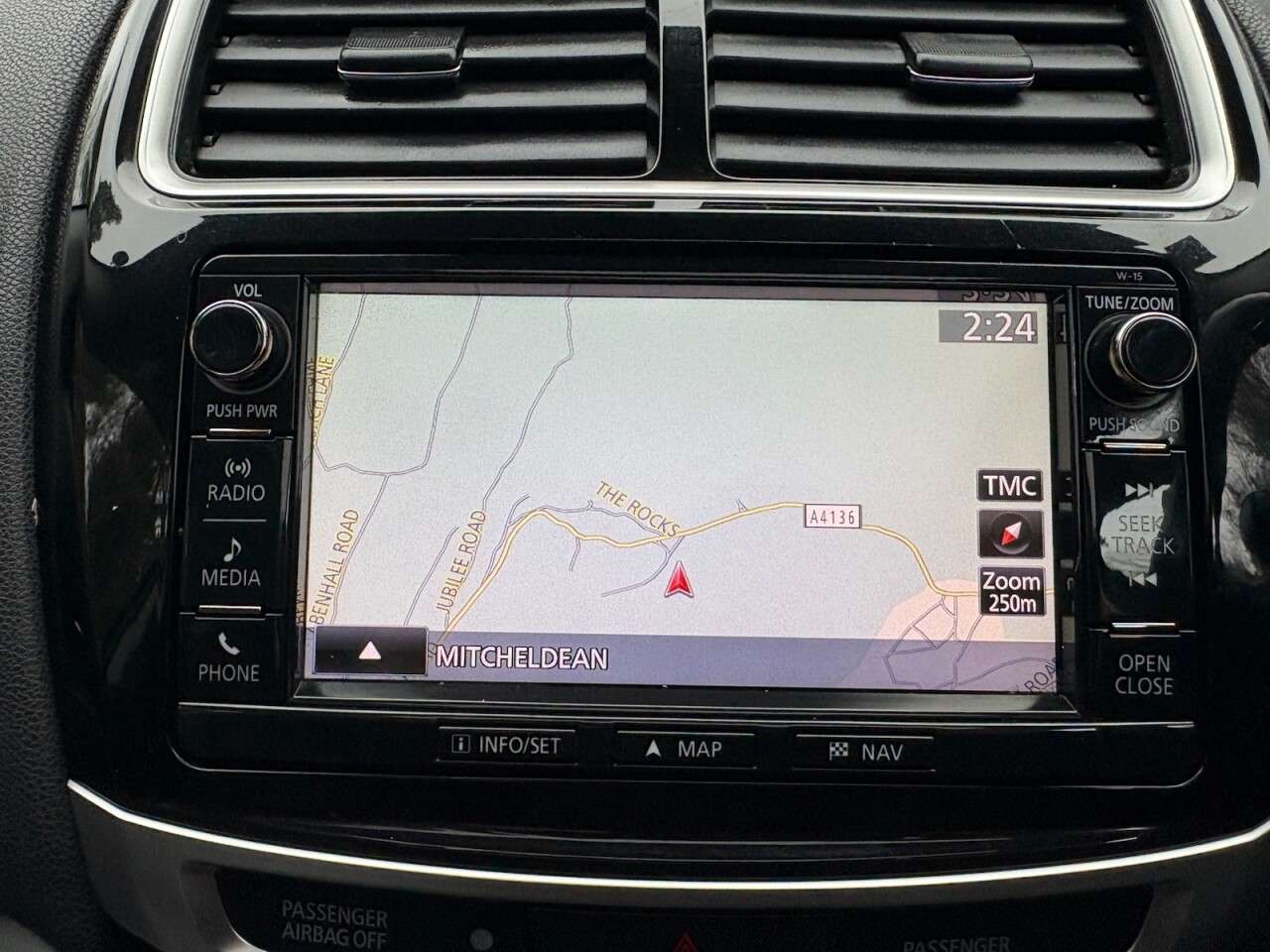 A 2017 MITSUBISHI ASX 1.6D 4 SUV 5dr Diesel Manual 4WD Euro 6 (s/s) (112 ps) Bluetooth Rear Camer A 2017 MITSUBISHI ASX 1.6D 4 SUV 5dr Diesel Manual 4WD Euro 6 (s/s) (112 ps) Bluetooth Rear Camer