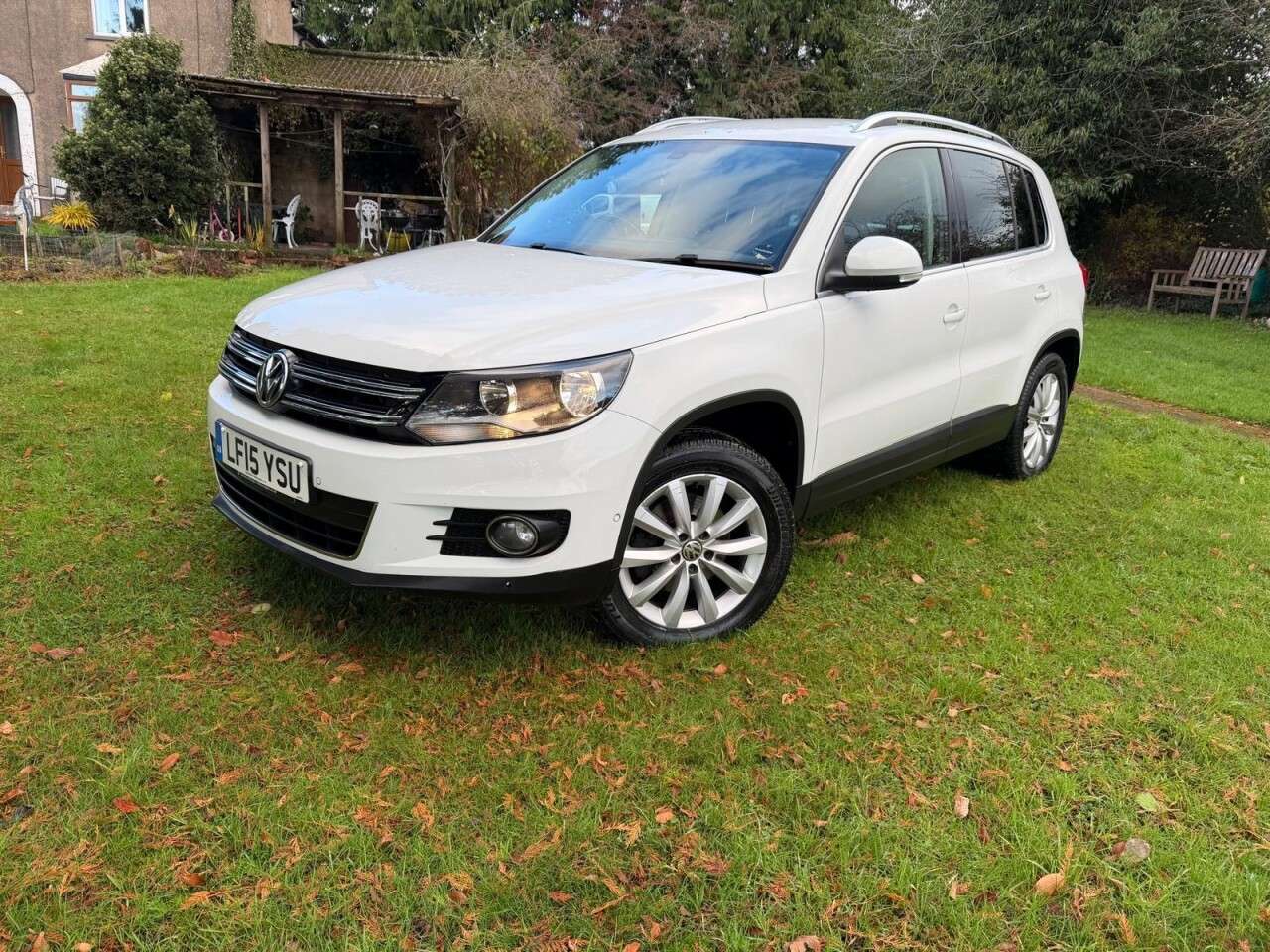 A 2015 VOLKSWAGEN TIGUAN 1.4 TSI Match SUV 5dr Petrol Manual 4WD Euro 5 (160 ps) Sat Nav Bluetooth D A 2015 VOLKSWAGEN TIGUAN 1.4 TSI Match SUV 5dr Petrol Manual 4WD Euro 5 (160 ps) Sat Nav Bluetooth D