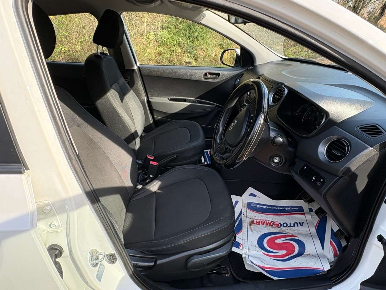 A 2017 HYUNDAI I10 1.0 SE Hatchback 5dr Petrol Manual Euro 6 (66 ps) A 2017 HYUNDAI I10 1.0 SE Hatchback 5dr Petrol Manual Euro 6 (66 ps)