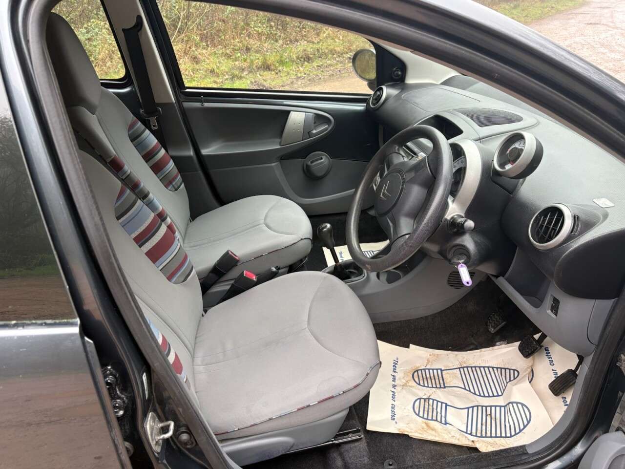 A 2011 CITROEN C1 1.0i VTR+ Hatchback 5dr Petrol Manual Euro 5 (68 ps) A 2011 CITROEN C1 1.0i VTR+ Hatchback 5dr Petrol Manual Euro 5 (68 ps)