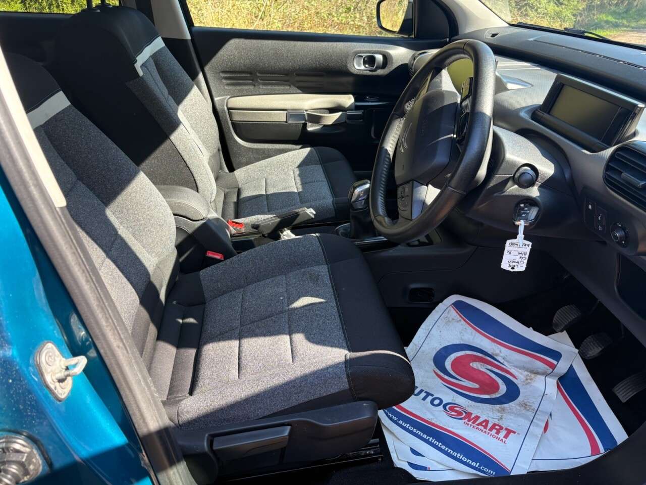 A 2018 CITROEN C4 CACTUS 1.2 PureTech Flair Hatchback 5dr Petrol Manual Euro 6 (s/s) (110 ps) Rear c A 2018 CITROEN C4 CACTUS 1.2 PureTech Flair Hatchback 5dr Petrol Manual Euro 6 (s/s) (110 ps) Rear c