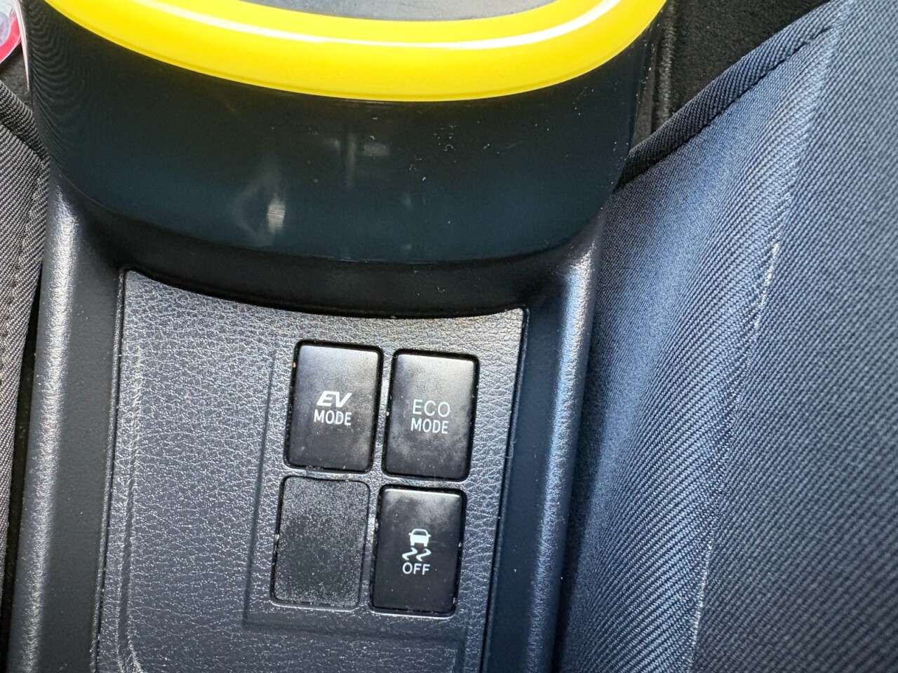 2017 TOYOTA YARIS 2017 TOYOTA YARIS
