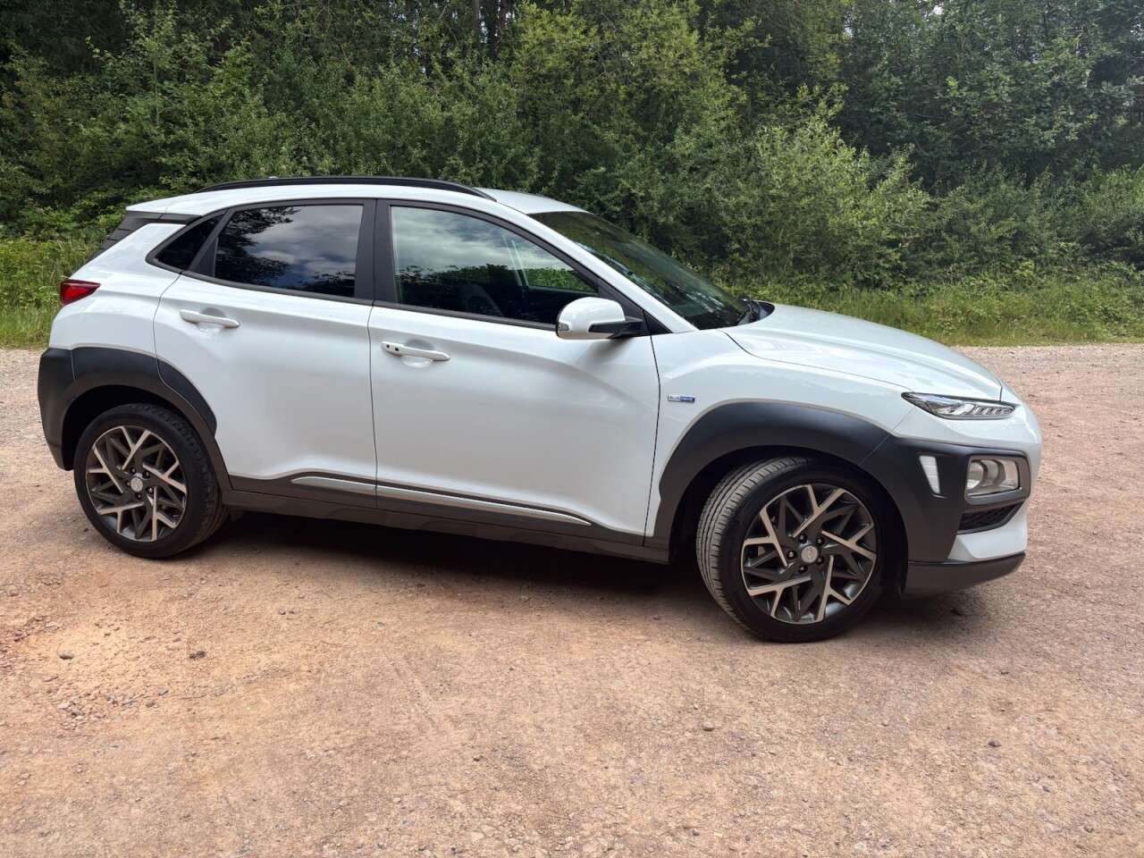A 2021 HYUNDAI KONA 1.6 h-GDi Premium SUV 5dr Petrol Hybrid DCT Euro 6 (s/s) (141 ps) A 2021 HYUNDAI KONA 1.6 h-GDi Premium SUV 5dr Petrol Hybrid DCT Euro 6 (s/s) (141 ps)