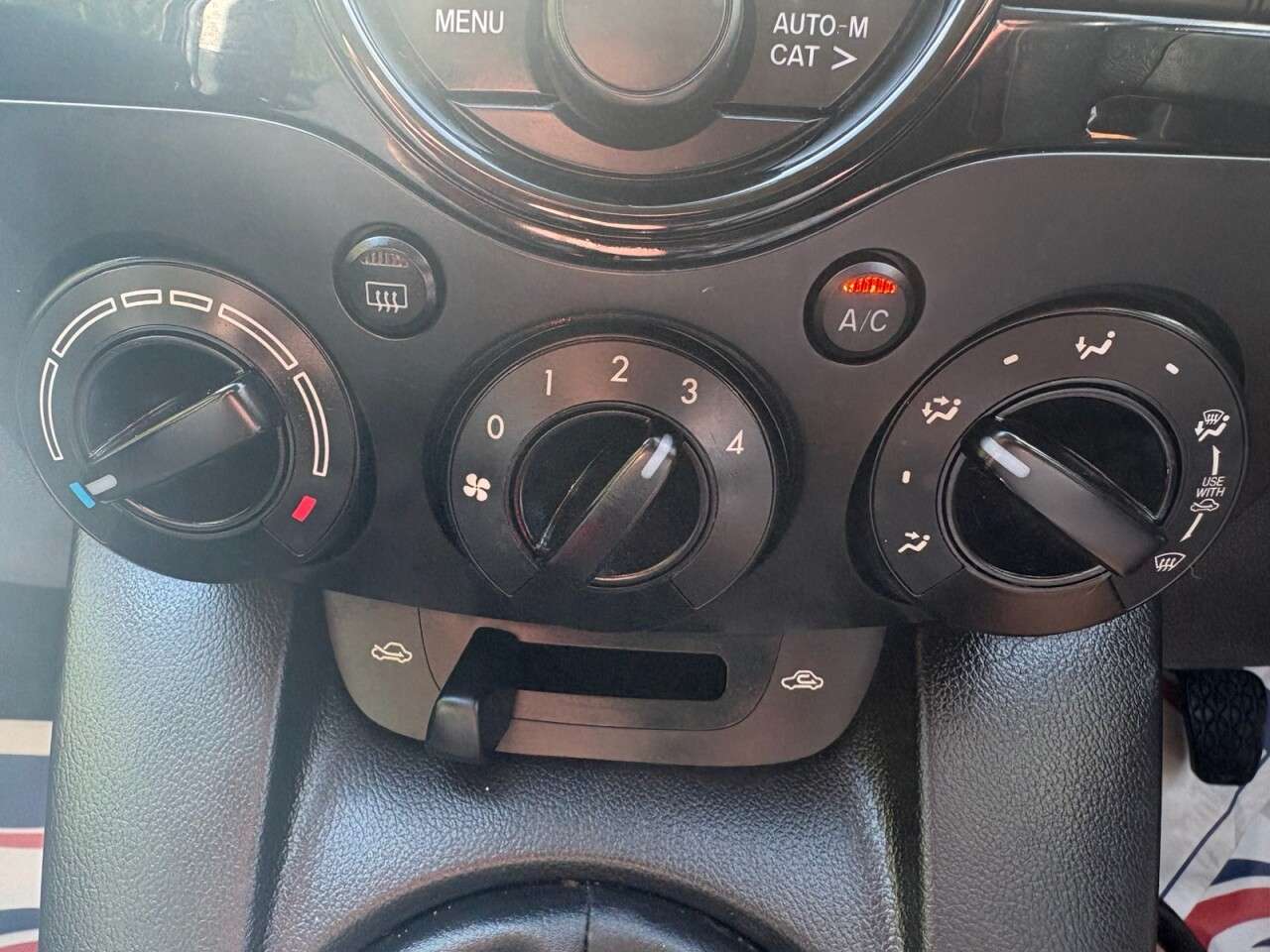 2014 MAZDA MAZDA2 2014 MAZDA MAZDA2