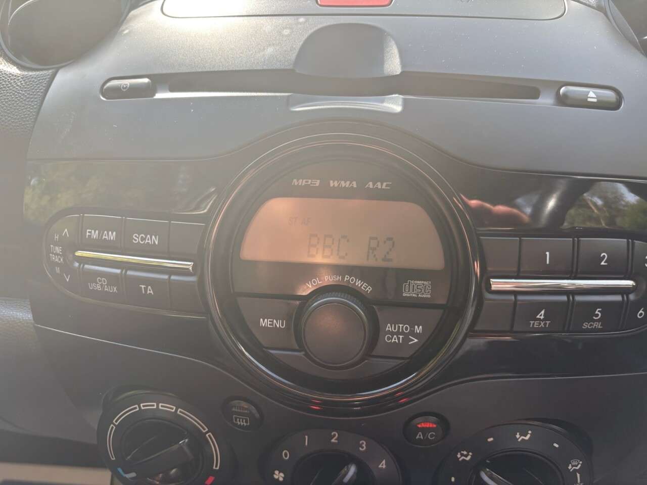 2014 MAZDA MAZDA2 2014 MAZDA MAZDA2