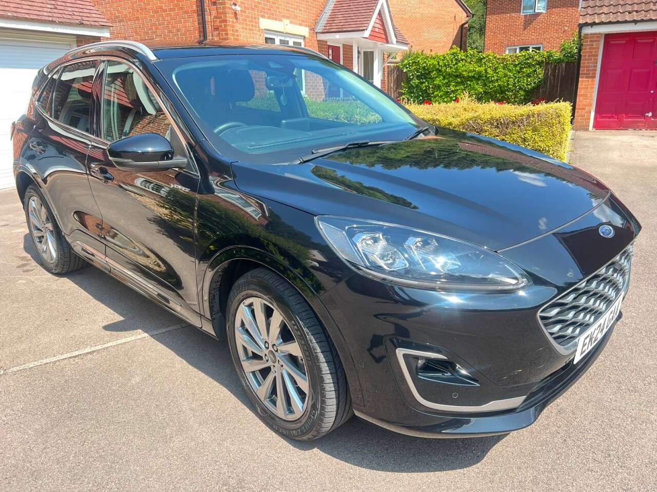A 2024 FORD KUGA 2.5h Duratec Vignale SUV 5dr Petrol Hybrid CVT Euro 6 (s/s) (190 ps) A 2024 FORD KUGA 2.5h Duratec Vignale SUV 5dr Petrol Hybrid CVT Euro 6 (s/s) (190 ps)