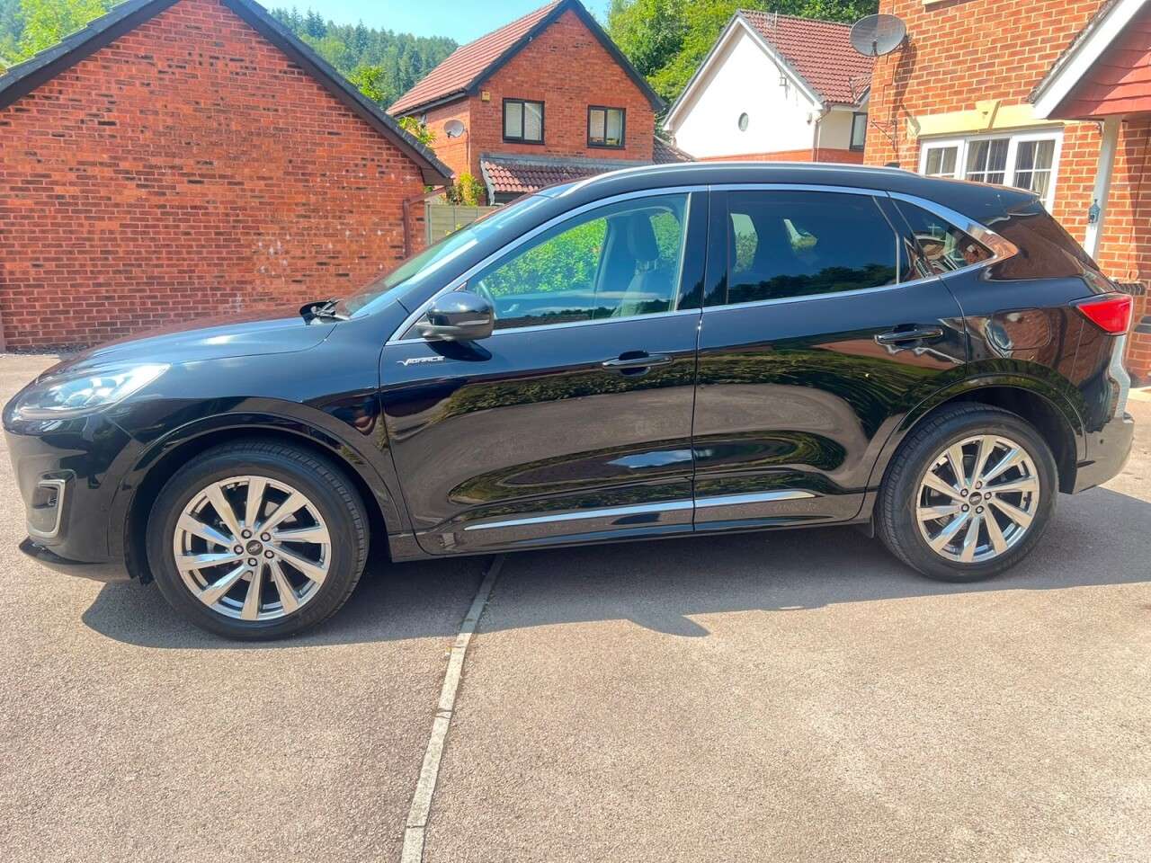 A 2024 FORD KUGA 2.5h Duratec Vignale SUV 5dr Petrol Hybrid CVT Euro 6 (s/s) (190 ps) A 2024 FORD KUGA 2.5h Duratec Vignale SUV 5dr Petrol Hybrid CVT Euro 6 (s/s) (190 ps)