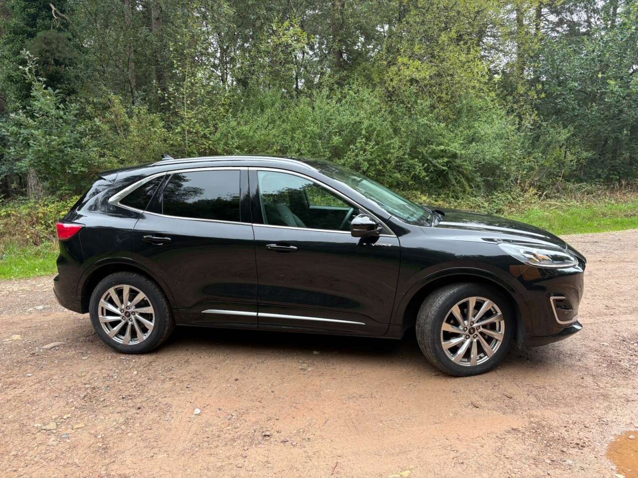 A 2024 FORD KUGA 2.5h Duratec Vignale SUV 5dr Petrol Hybrid CVT Euro 6 (s/s) (190 ps) A 2024 FORD KUGA 2.5h Duratec Vignale SUV 5dr Petrol Hybrid CVT Euro 6 (s/s) (190 ps)