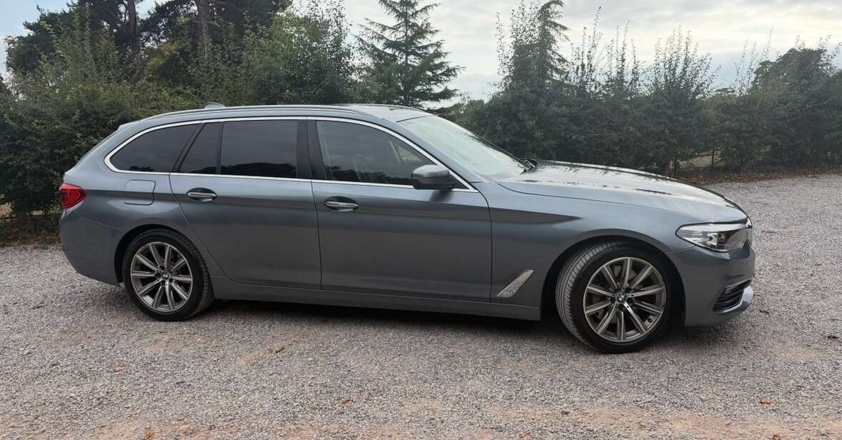A 2017 BMW 5 SERIES 3.0 530d SE Touring 5dr Diesel Auto xDrive Euro 6 (s/s) (265 ps) A 2017 BMW 5 SERIES 3.0 530d SE Touring 5dr Diesel Auto xDrive Euro 6 (s/s) (265 ps)