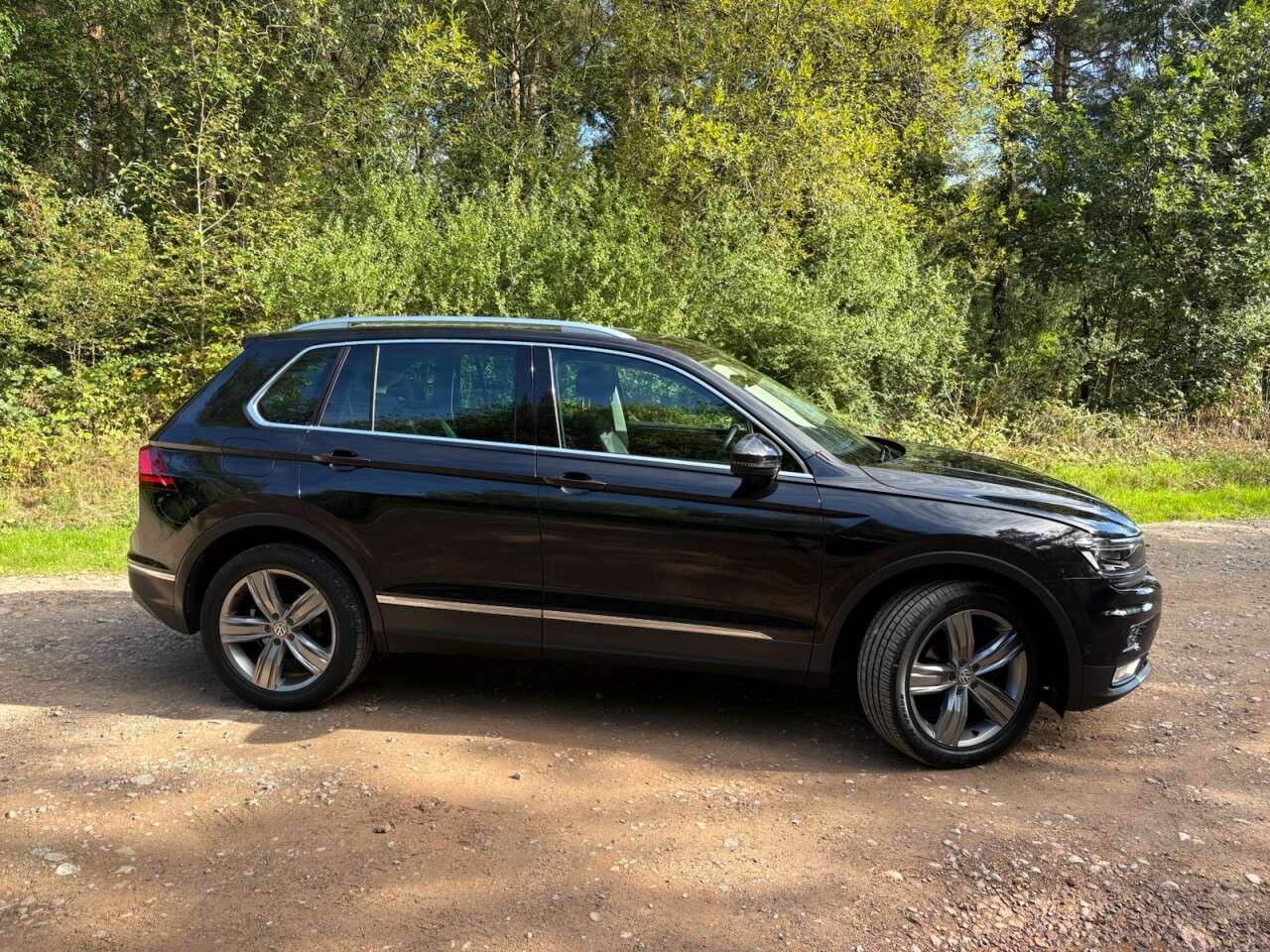 A 2016 VOLKSWAGEN TIGUAN 2.0 TDI BlueMotion Tech SEL SUV 5dr Diesel Manual 4Motion Euro 6 (s/s) (150 A 2016 VOLKSWAGEN TIGUAN 2.0 TDI BlueMotion Tech SEL SUV 5dr Diesel Manual 4Motion Euro 6 (s/s) (150