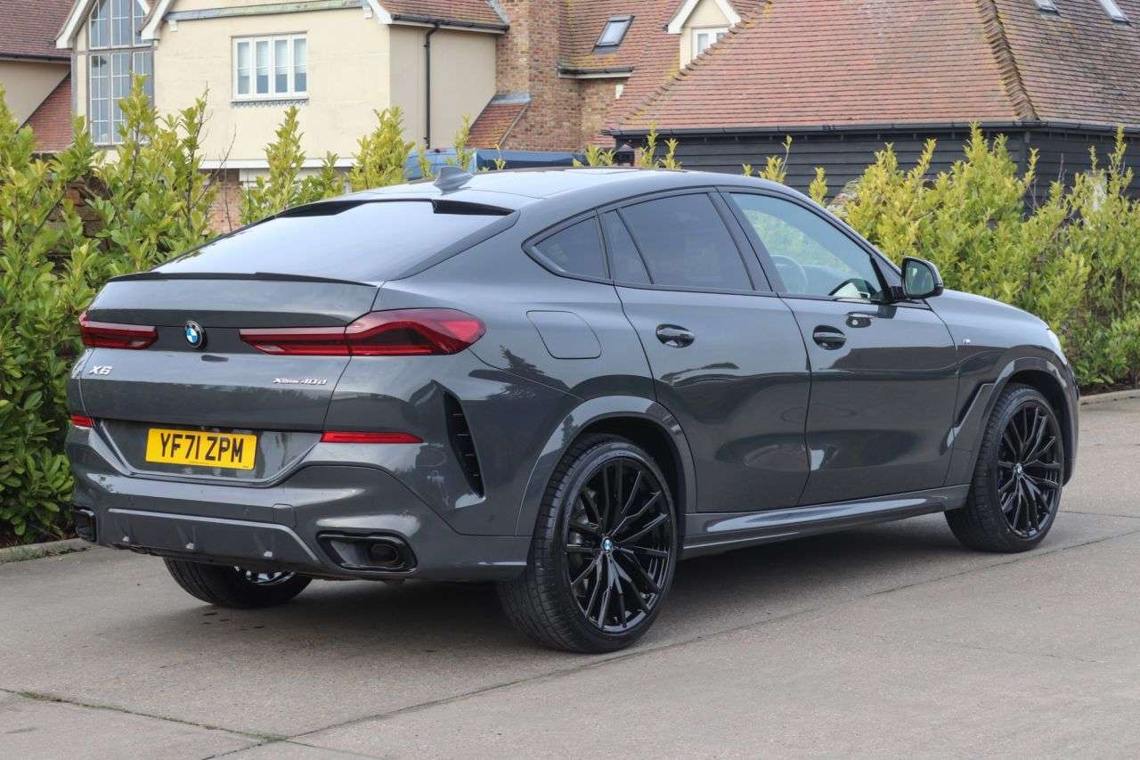 2021 BMW X6 2021 BMW X6