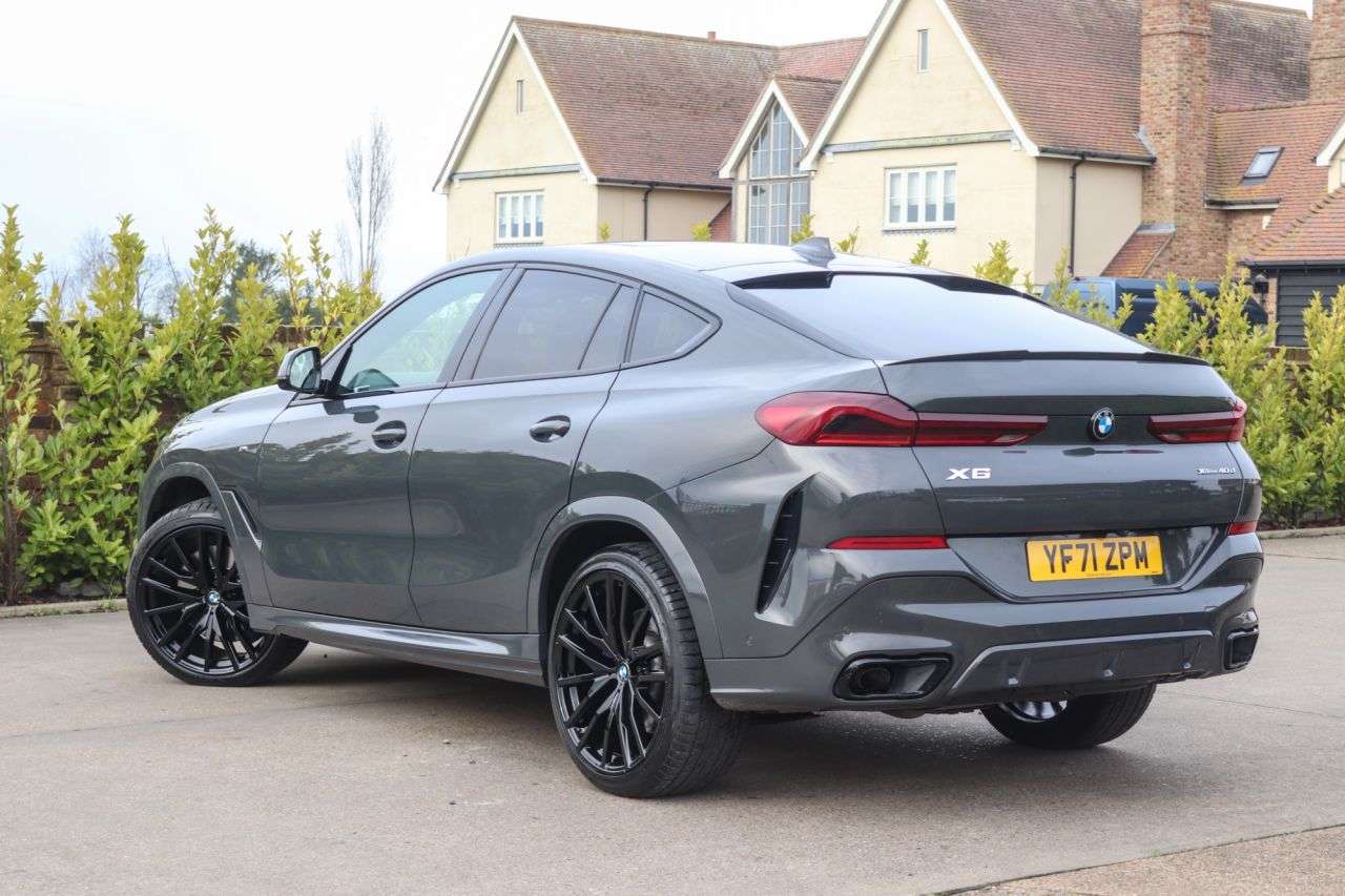 A 2021 BMW X6 3.0 40d MHT M Sport SUV 5dr Diesel Hybrid Auto xDrive Euro 6 (s/s) (340 ps) A 2021 BMW X6 3.0 40d MHT M Sport SUV 5dr Diesel Hybrid Auto xDrive Euro 6 (s/s) (340 ps)