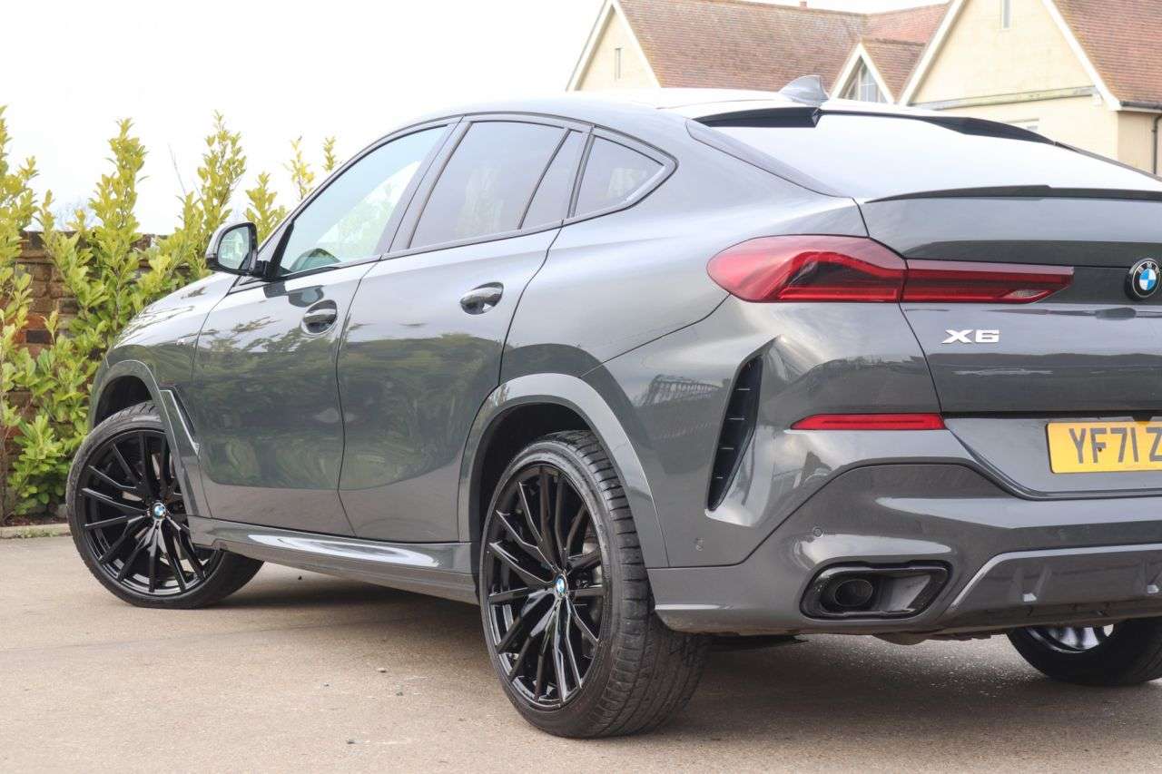 2021 BMW X6 2021 BMW X6