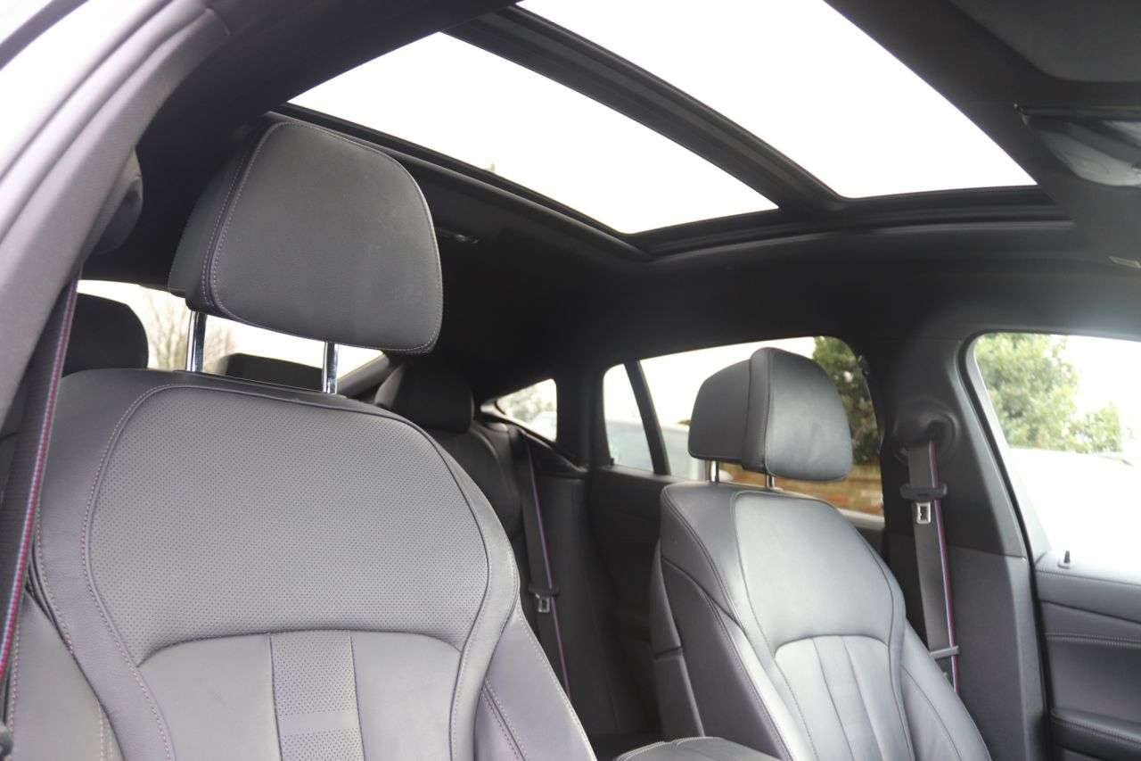 2021 BMW X6 2021 BMW X6