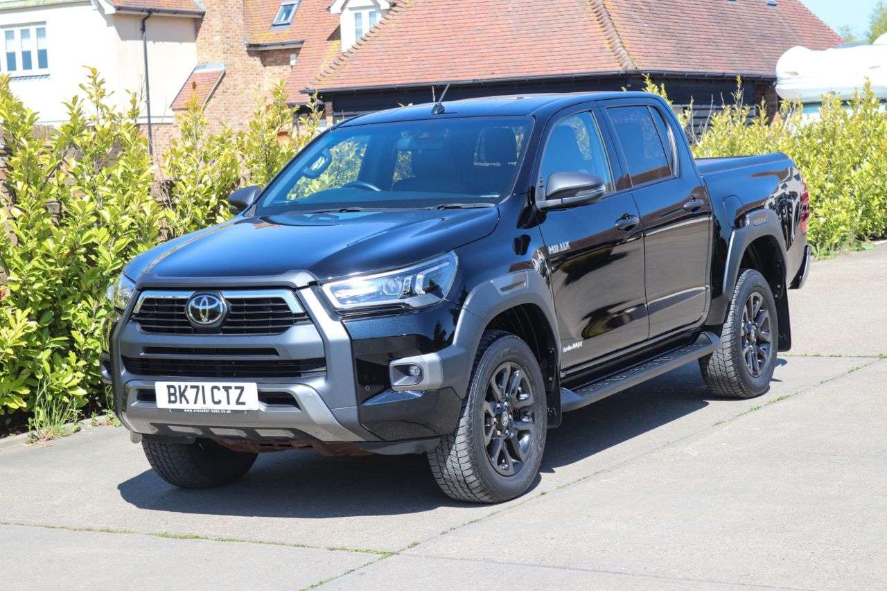 A 2021 TOYOTA HI-LUX 2.8 D-4D Invincible X Pickup Double Cab 4dr Diesel Auto 4WD Euro 6 (s/s) (2 A 2021 TOYOTA HI-LUX 2.8 D-4D Invincible X Pickup Double Cab 4dr Diesel Auto 4WD Euro 6 (s/s) (2
