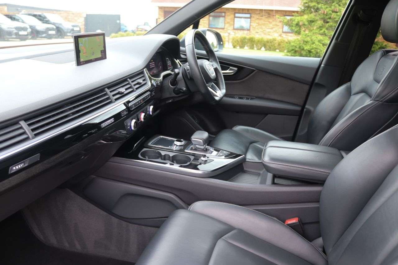 2019 AUDI Q7 2019 AUDI Q7