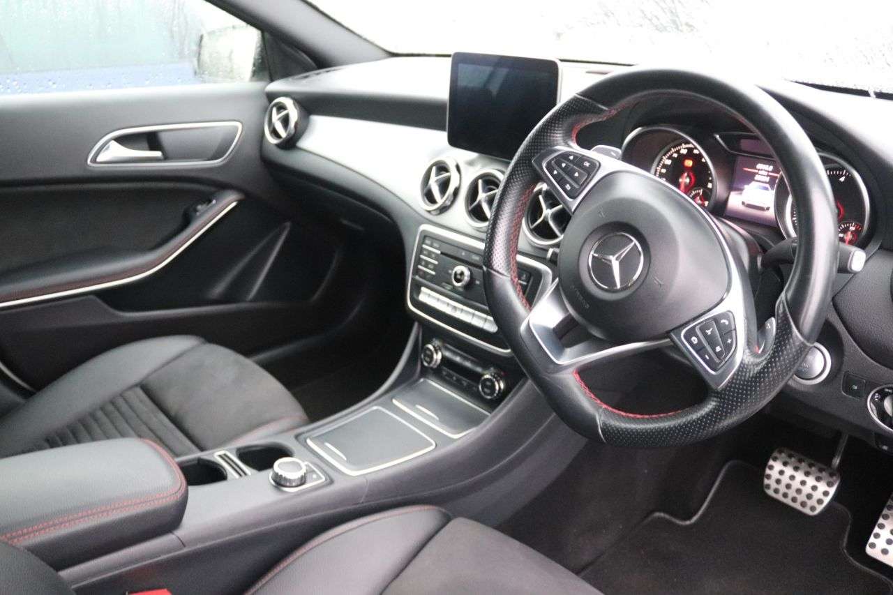 2017 MERCEDES-BENZ 180 2017 MERCEDES-BENZ 180