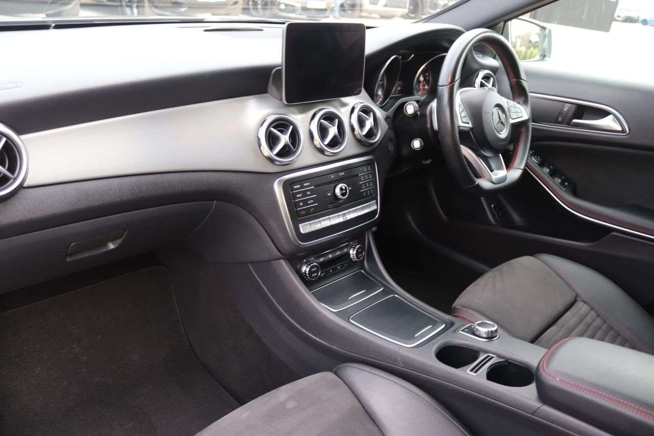 2018 MERCEDES-BENZ 180 2018 MERCEDES-BENZ 180